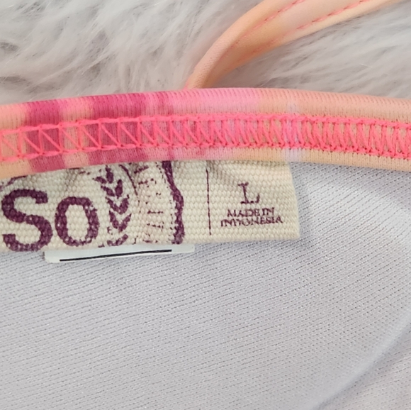 SO Bright String Bikini - Picture 15 of 15